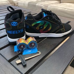 HEELYS youth size 5